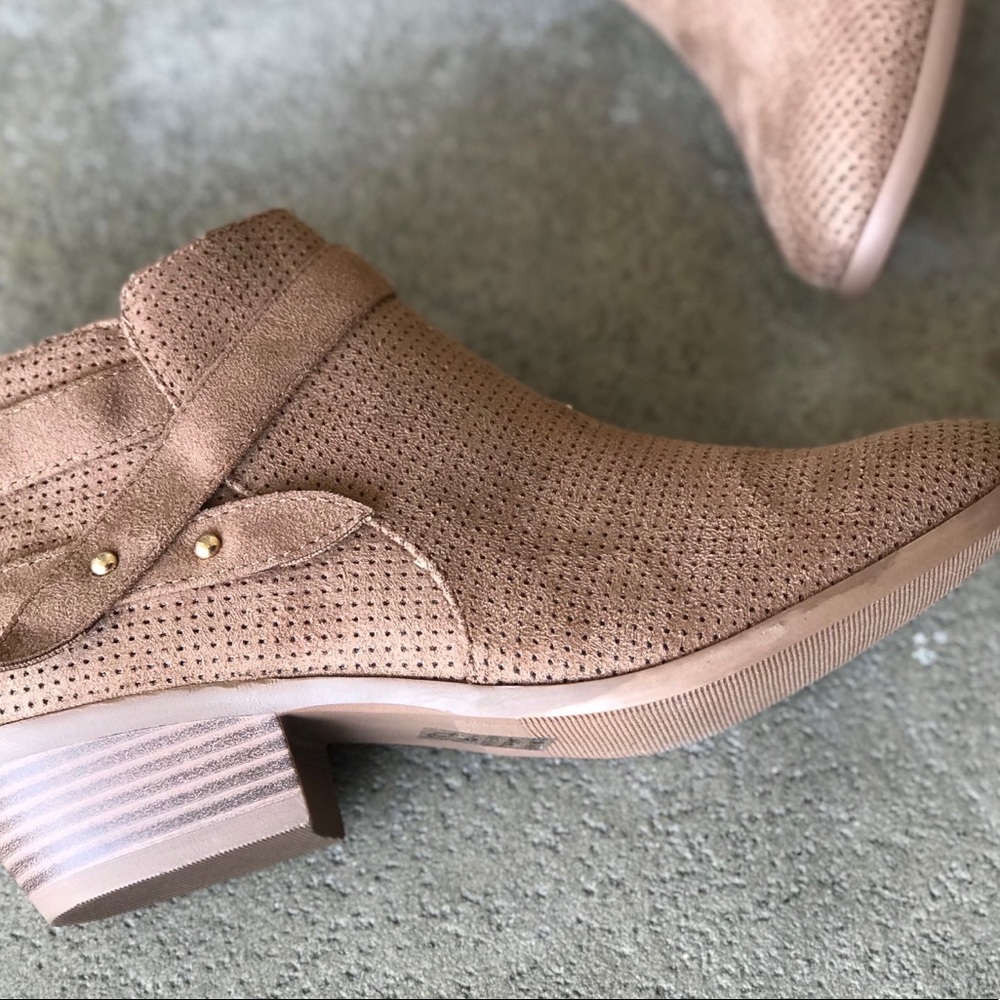 1 Left! Soda Portia Light Tan heeled Ankle Booties - Picture 4 of 8